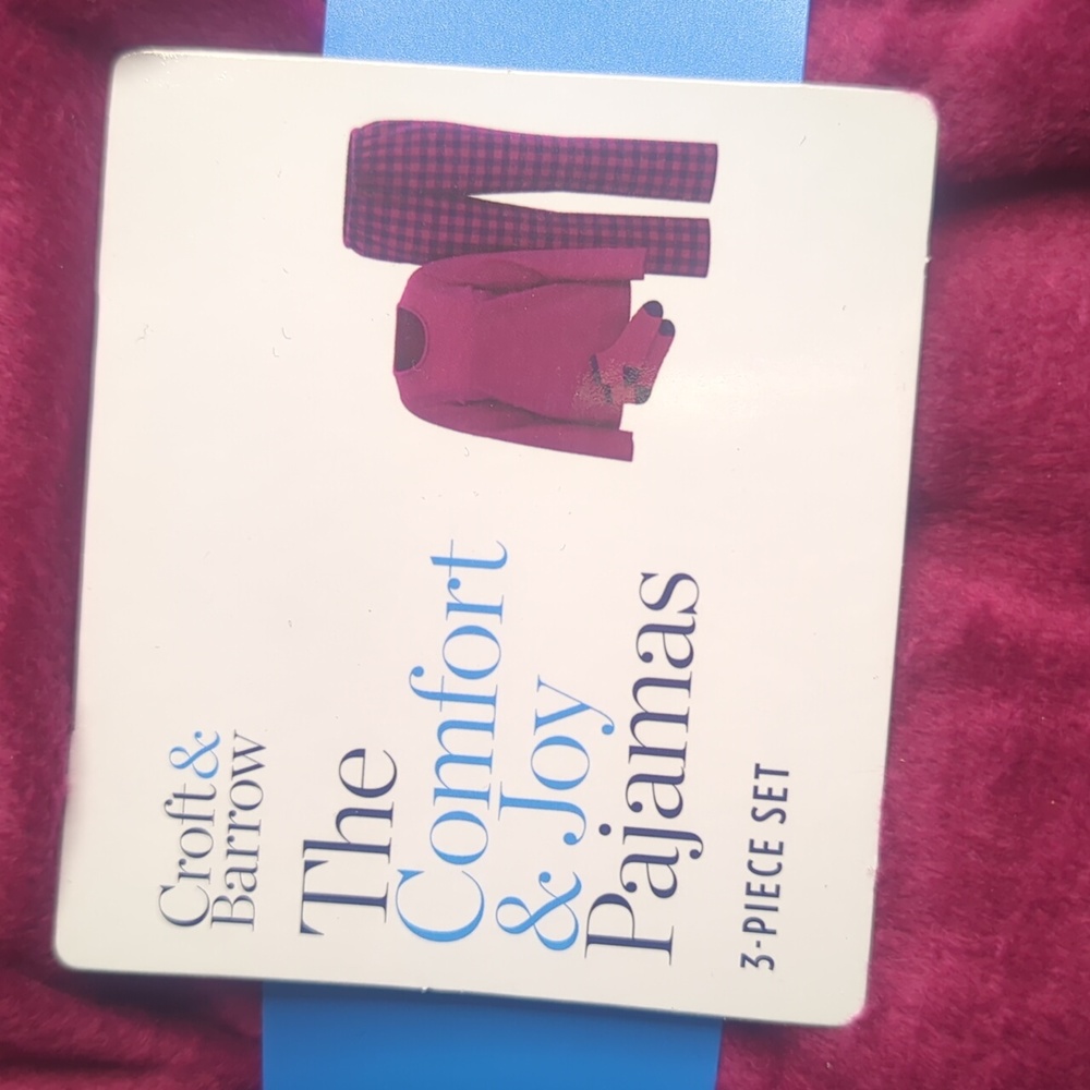 Croft & Barrow The Comfort Pajamas 2 Piece (missing socks)